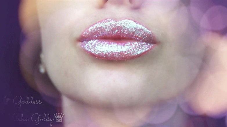 Goddess Misha Goldy: ¡Mis hipnotizantes labios fumadores son todo lo que necesitas!