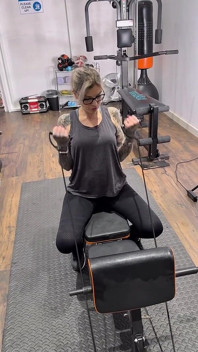 Gim Pervert mengongkek saya
