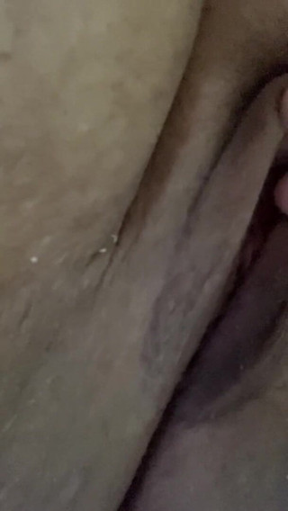 Real homemade BBW BBC porn: Bbwbootyful bušení mé kundičky 12 palcovým krémem didlo