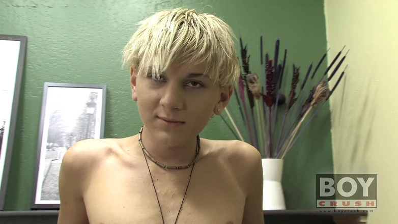 Boy Crush: Mały niebieski przyjaciel Gene'a