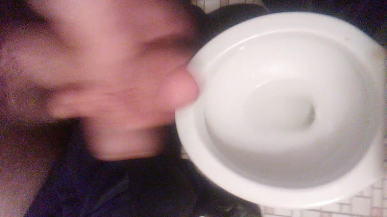 LilTaste: 1時間前に射精した後におしっこをするMTFの