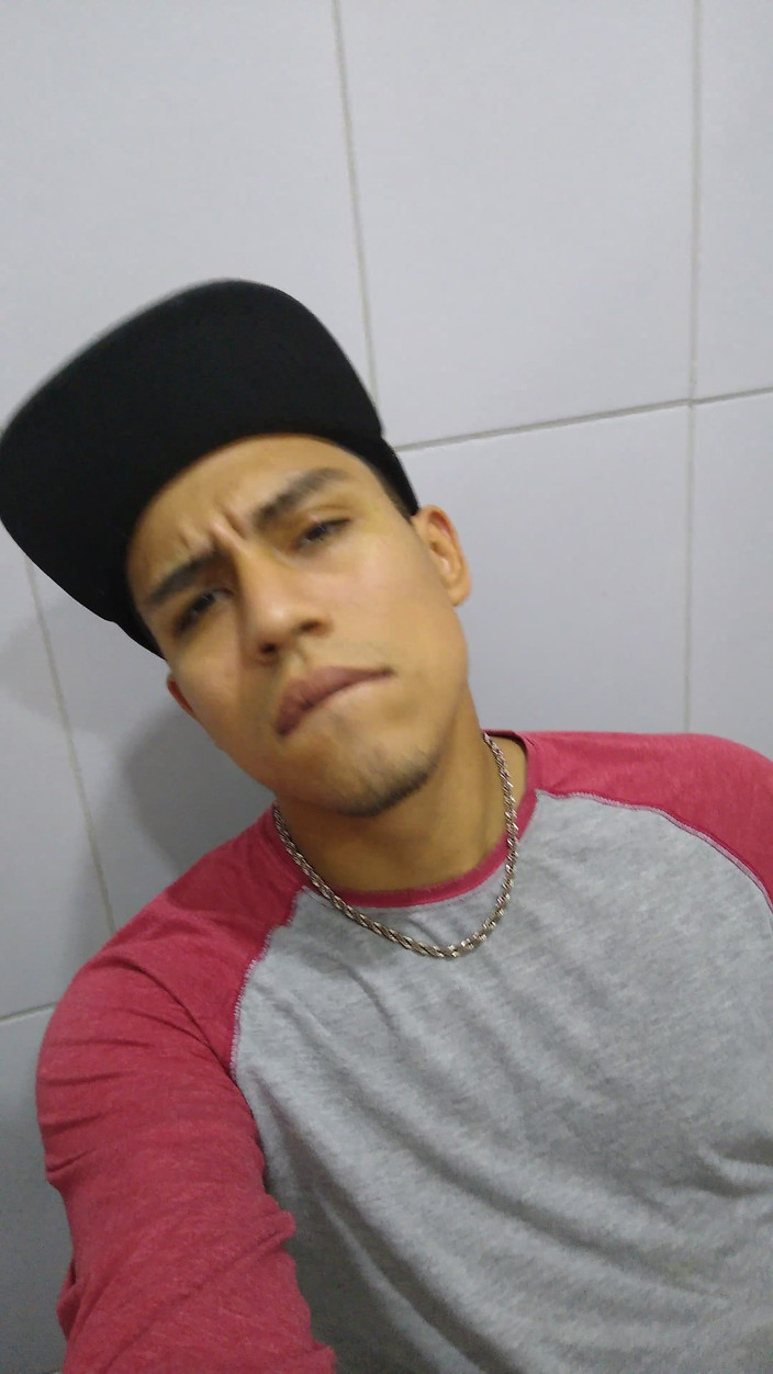 AlexAlejandro13: Ejaculação no banheiro