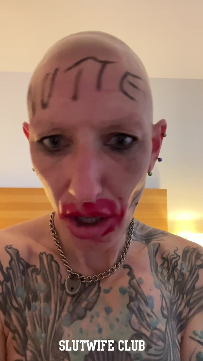 Slutwife Club: La gorge profonde masquée de Vilja, fucktoy, chevauchage de cul...