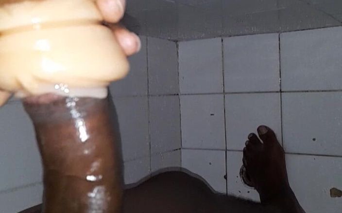 Black guy: Masturbando s6 e3
