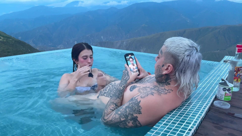 Katty Blake: Întâlnirea Tinder Se Termină În Sex În Aer Liber Cu Tun Chicamocha În...