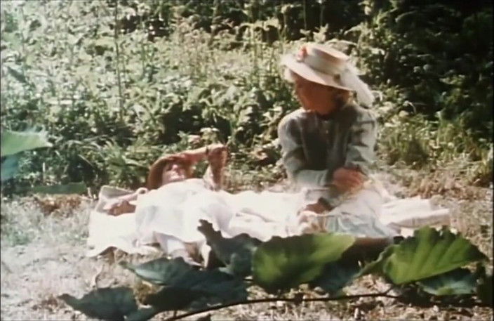XTime Vod: Futai în trei cu pizdă păroasă retro în dormitor