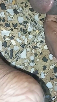Je suis une bhabhi indienne qui se fait lécher la chatte et baiser