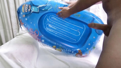 Inflatable Lovers: Šukání nafukovací lodi