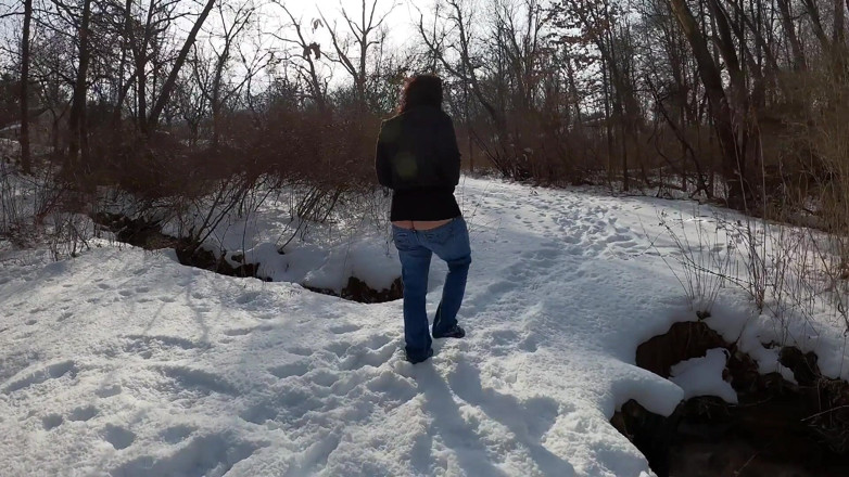 Sammi Starfish: Outdoor whaletail flashing