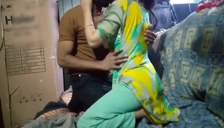 Dasi couple: Pákistánská švagrová sama doma