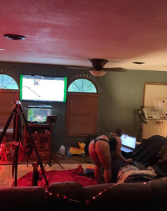 Krash_n_Babi: Ehefrau hämmert ihren ehemann wieder mit ihrem strap-on.