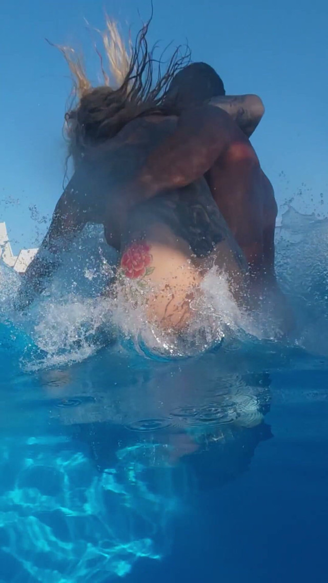 Face Fuck Squirting's by the Pool