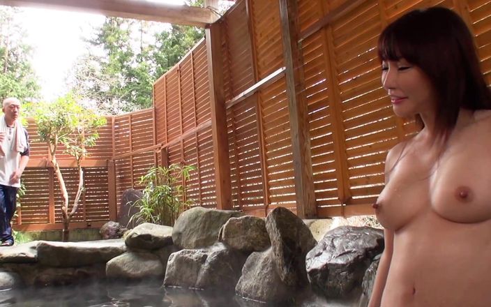 JAPAN IN LOVE: Slutty beauty asiatisk scen-1 tunn japansk tjej med små bröst...