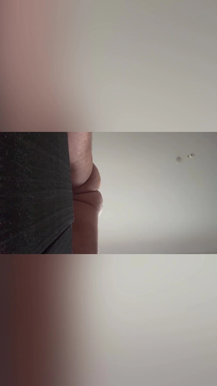 Hot dick in your ass: Sperma två gånger inuti min gifta granne medan fru handlar