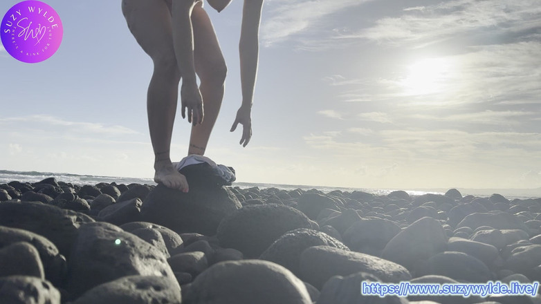 Suzy Wylde: Suzy Wylde ile deniz kenarında fışkırtıyor