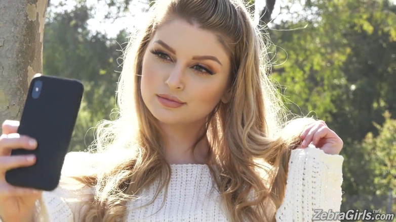 Zebra Girls: Lesbian sex with Daya Knight, September Reign and Bunny Colby