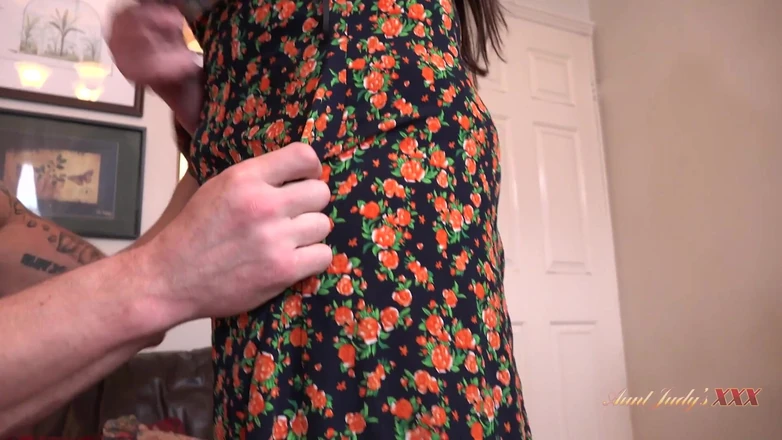 Aunt Judy's XXX: MătușaJudysXXX - Pictograma matură țâțoasă Josephine James îl fute pe grădinar