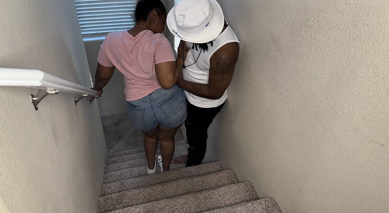 Kendale: Kendale vběhne do roztomilé tlusté nadržené ebenové během domácí párty...