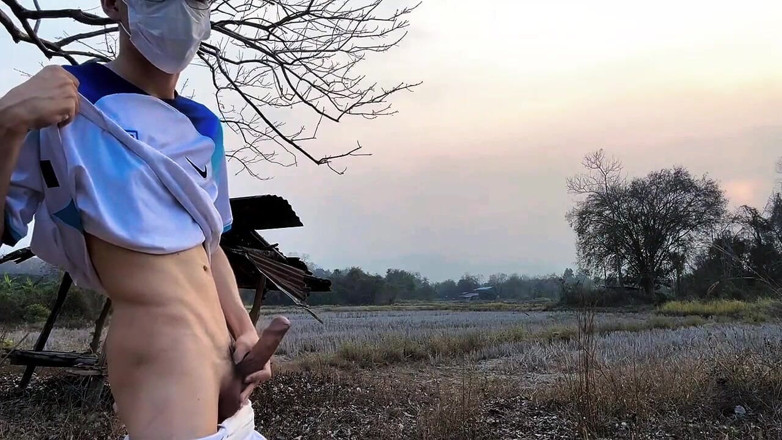 Louswee: Alone in the Open: a Wild Taste of Freedom