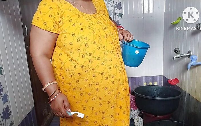 Hot bhabi: Tante seksi india lagi mandi sambil bugil di kamar mandi