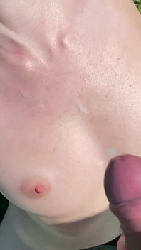 Cholera! Podglądacz spontanicznie doił nad jeziorem