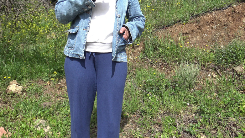 Stepmom Susan: यह अमेरिकी महिला पागल है!! वह मुस्लिम देश के काले बाजार पर गंदे इस्तेमाल किए गए डिल्डो खरीदती है !!