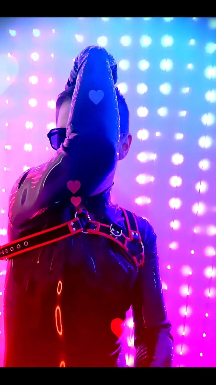 Roman Heart: Vide Clip Outtake สําหรับ Reellatexrubberblackstyle ใหม่ของฉัน