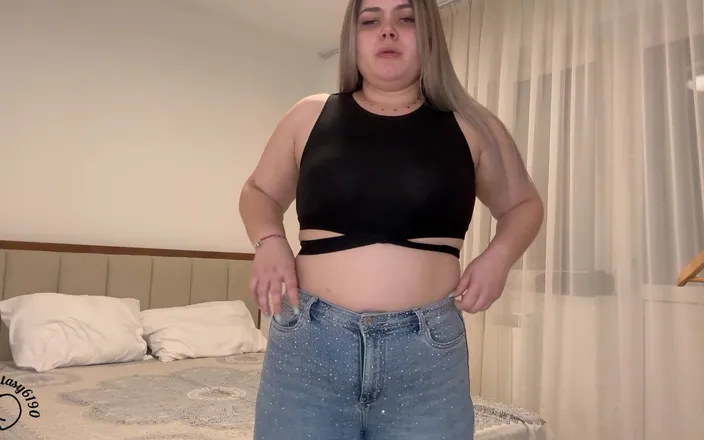 Your fantasy studio: Front View Tight Jeans Farts