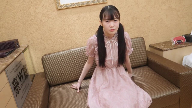 Asian cutie: Asian angel 7042
