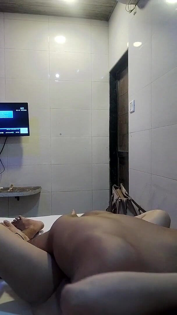 I Eat My Girlfriend Whole Ass She Is Moaning so Hard (Zaxx)