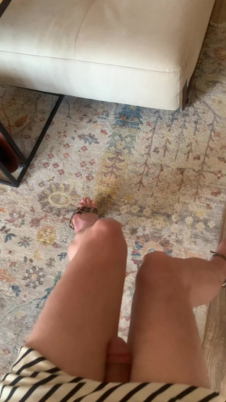 cd_aysemmm: Külotsuz bir iş görüşmesine gittim