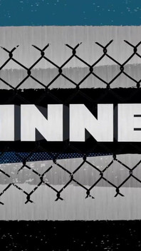 Deslumbrante beleza morena está sendo arada na gaiola