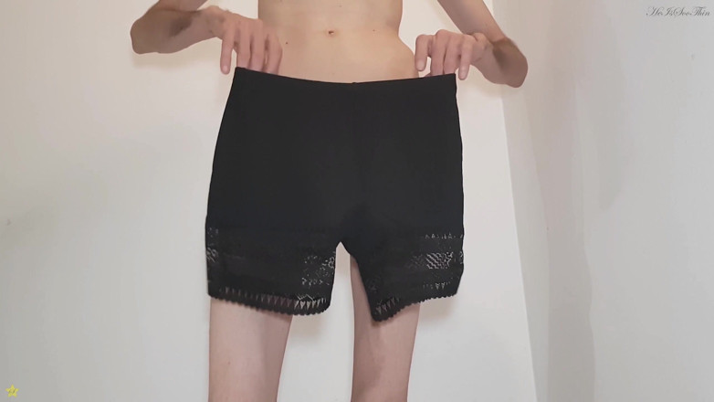 HeIsSooThin: Black Boyshorts Coba Diangkut