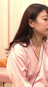 4명의 오지는 G컵 미녀와 음탕한 의사 시험으로 건강 검진. - C