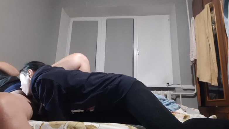 Lesbian-illusion: Aku crot di mulutnya dengan cepat, tapi dia nggak berhenti...