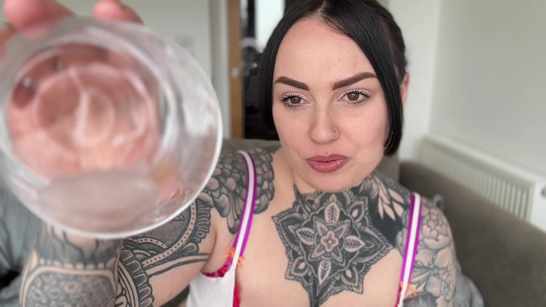 Miss Valentina: Spit Bitch Aperitif