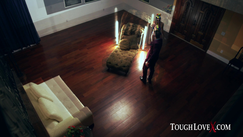 ToughLoveX: TOUGHLOVEX - Violet Starr 让 jokerx 插入她的阴户