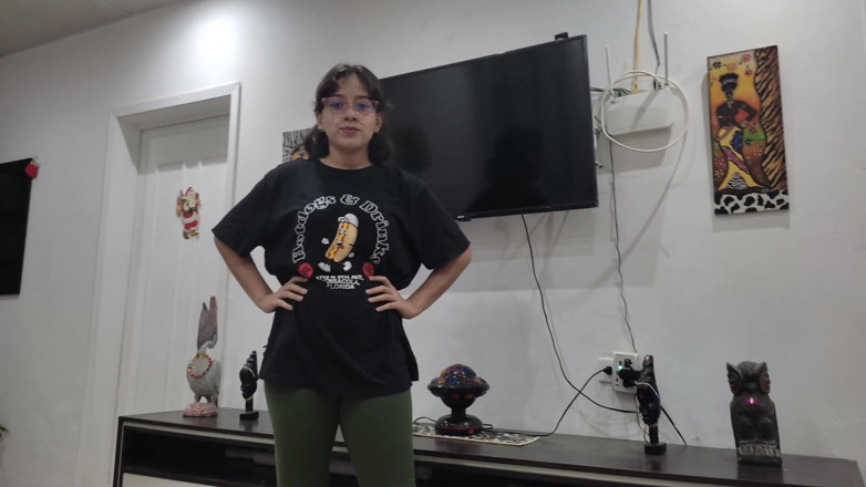SugarPose: สาวลาติน่าน่ารักโดนควบคุมด้วยรีโมท