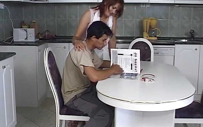 Deutsche XXX Filme: Pelacur jerman rambut merah yang lagi sange ngentot kontol di...