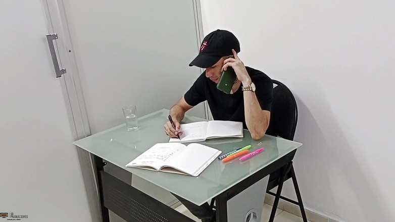 Vayolet: 내 정액을 따먹을 때까지 내 자지를 빨아주는 Vayolet의 발정난 소녀 - 스페인어 포르노