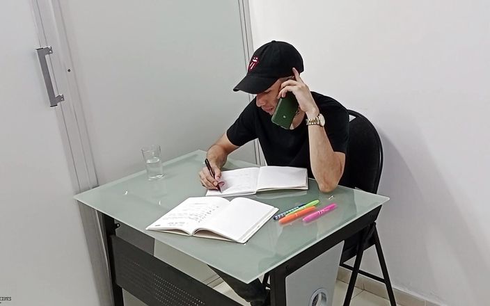 Vayolet: Vayolet'in azgın kızı dölümü alıncaya kadar sikimi emmeyi seviyor - İspanyolca porno