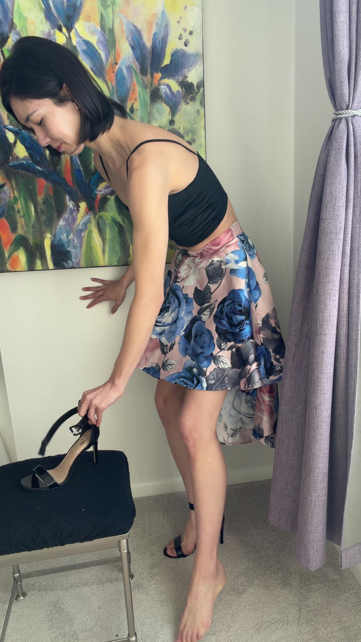 Ms_Emmy_Lynn: Saten etek külotsuz azdırıyor