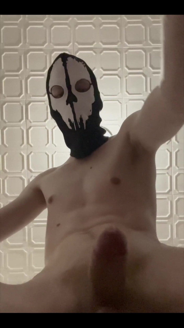 Johnny69227: 18 Cm Sexy Pták Vlastněný Maskovaný Štíhlým Twinkem. Intenzivní Masturbace S...
