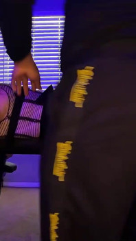 Ashley Ace Et Finny Sur Une Chaise Bondage