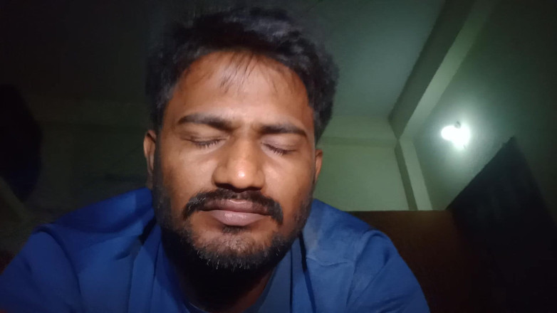 KUMBHA MANOJ KUMAR: Pornohvězda noční show Užívejte si