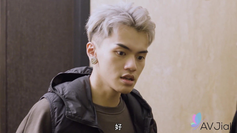 AV Jiali: दस्तक देने के बाद, एक सेक्सी परी को मदद करने के लिए बुलाया जाता है