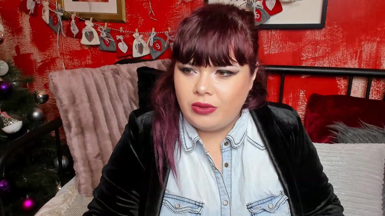 Roxanne Miller: Bitch Boss - Breast Expansion