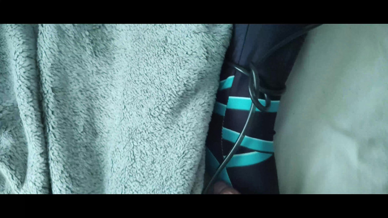 Candy Camille: スパイダーグウェンが縛られて、本当にいいセックスを受ける