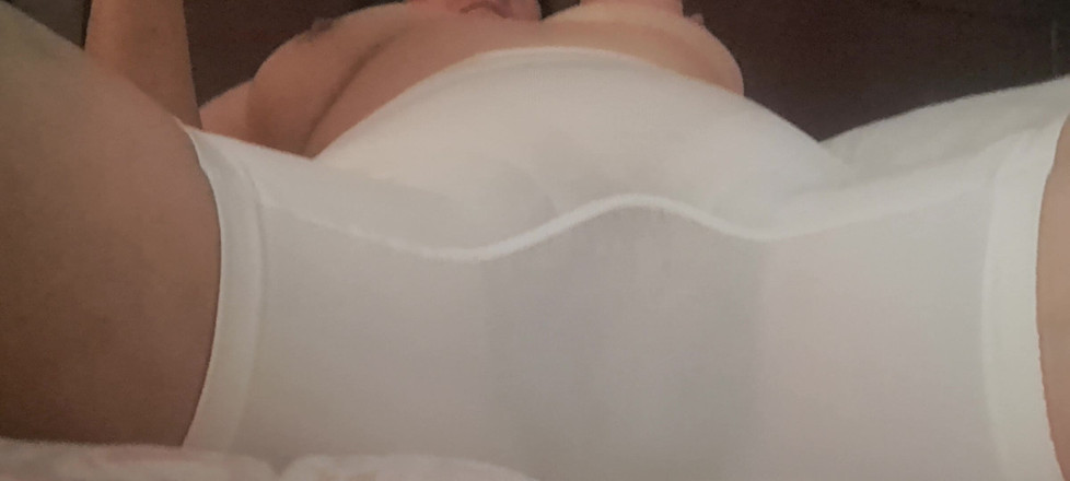Mommy big hairy pussy: एमआईएलए, बड़ी पैंटी में और उसकी चूत को चिह्नित किया गया है