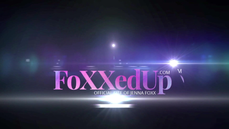 Jenna Foxx: Jenna Foxx thử máy rung màu tím mới của cô ấy!